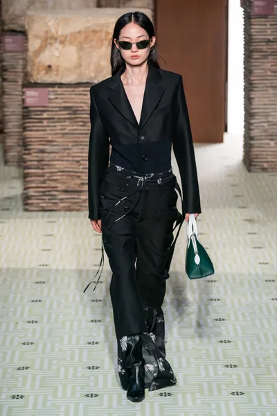 Look 22